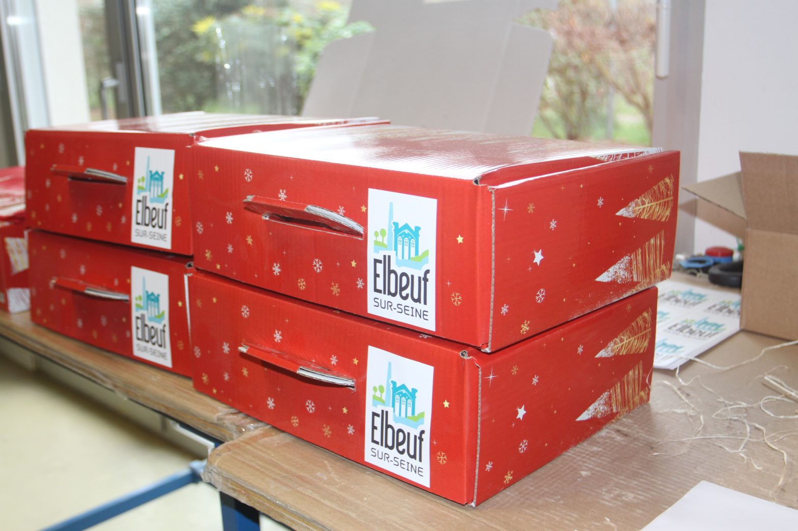 Colis des ain&eacute;s confectionn&eacute;s &agrave; l'ESAT du Champ Fleuri